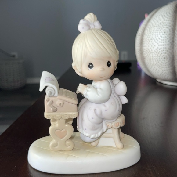 Precious moment - Picture 1 of 2